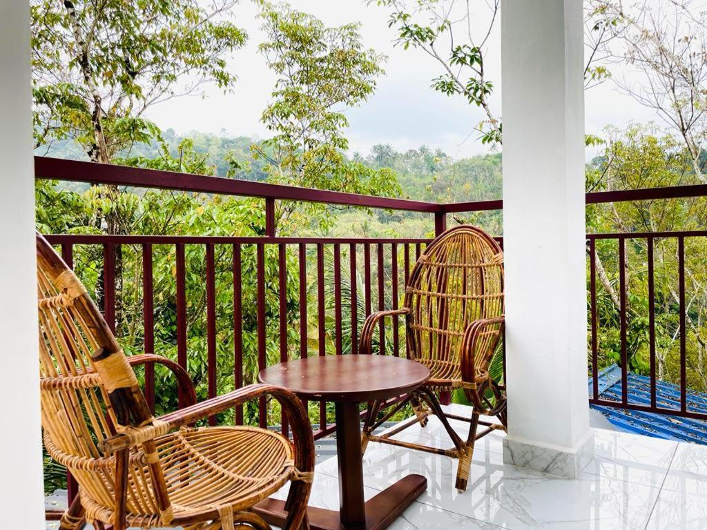 Winterhome Homestay Мунар Екстериор снимка