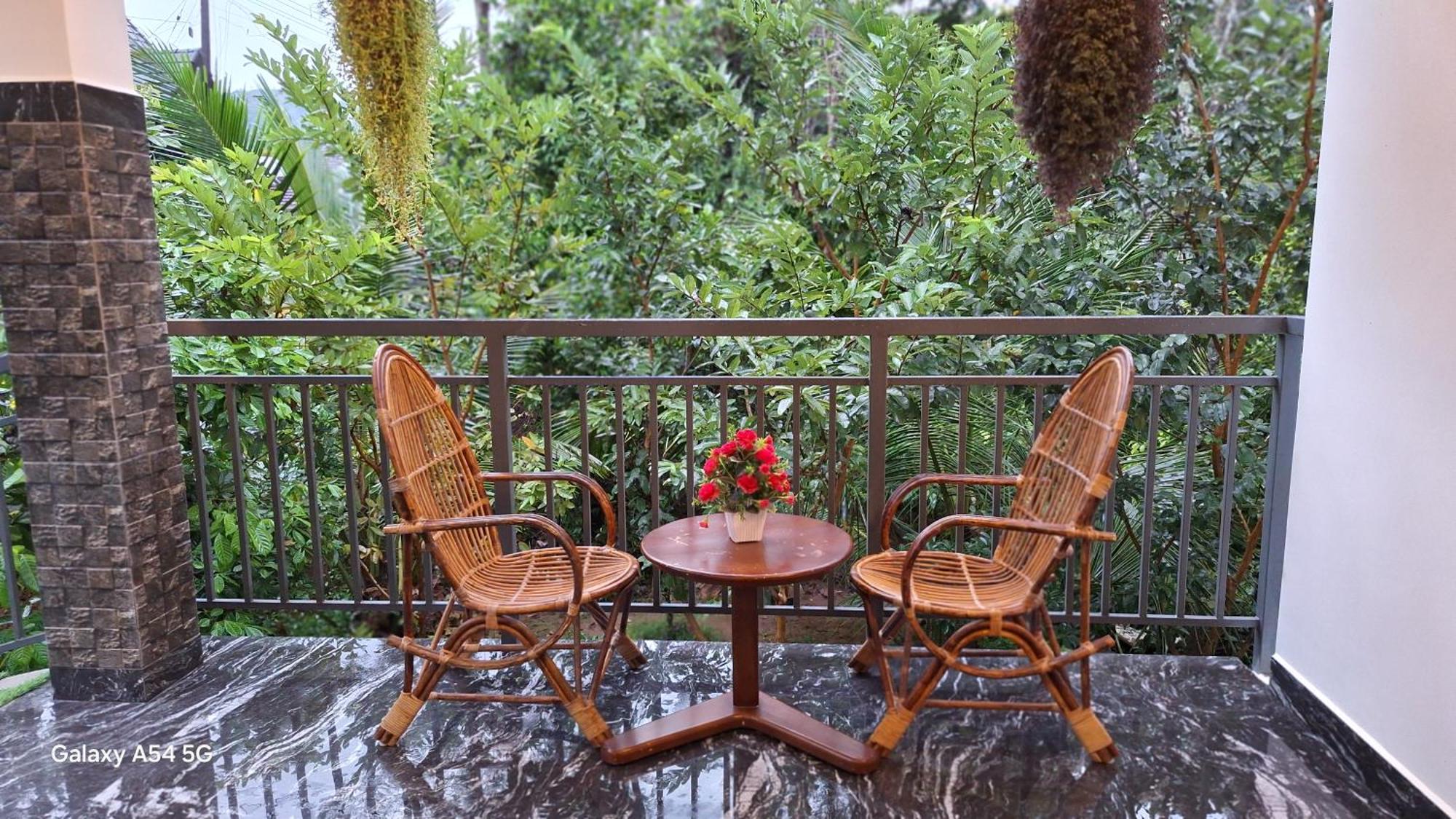 Winterhome Homestay Мунар Екстериор снимка