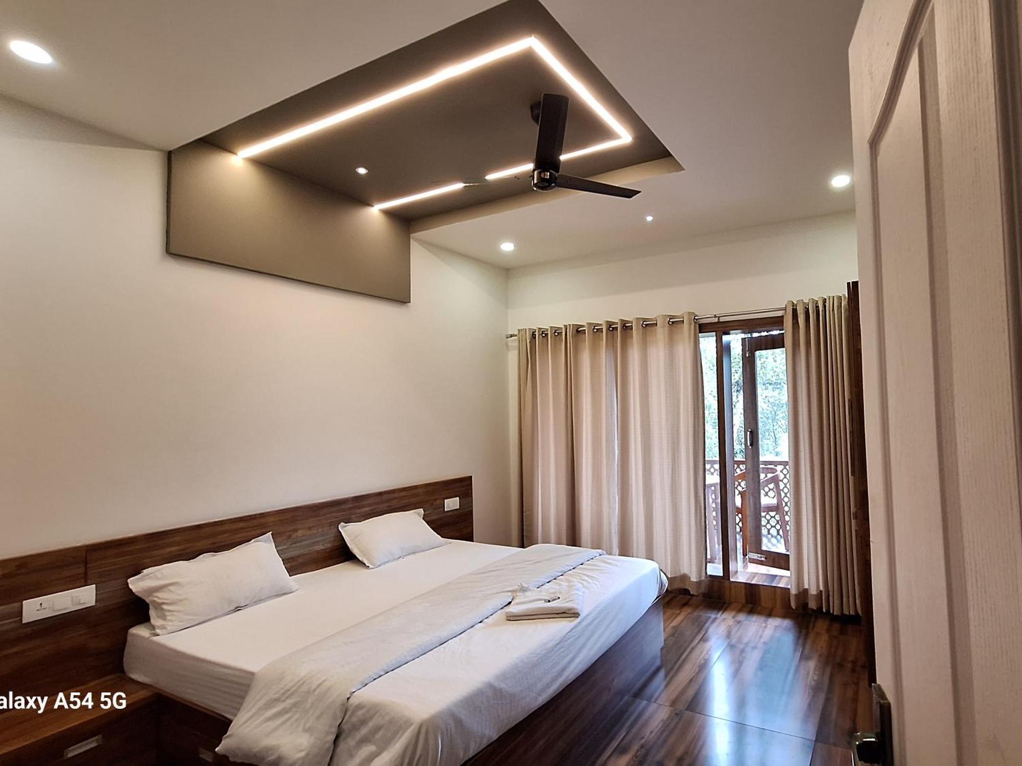 Winterhome Homestay Мунар Екстериор снимка